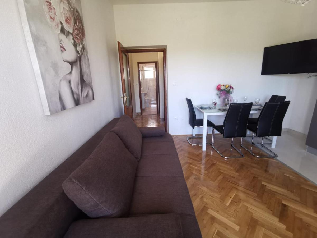 Apartments Mila Kaštela Eksteriør billede