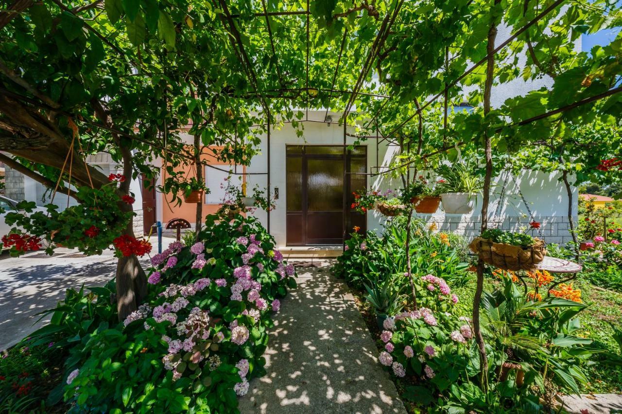Apartments Mila Kaštela Eksteriør billede